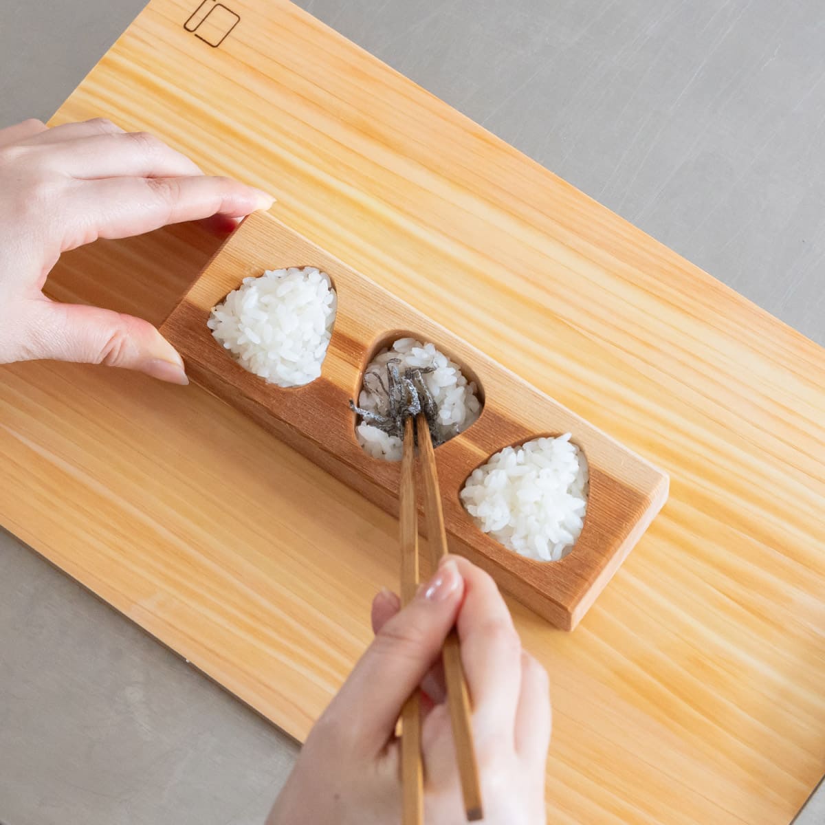 桧のミニおにぎり抜型 3穴