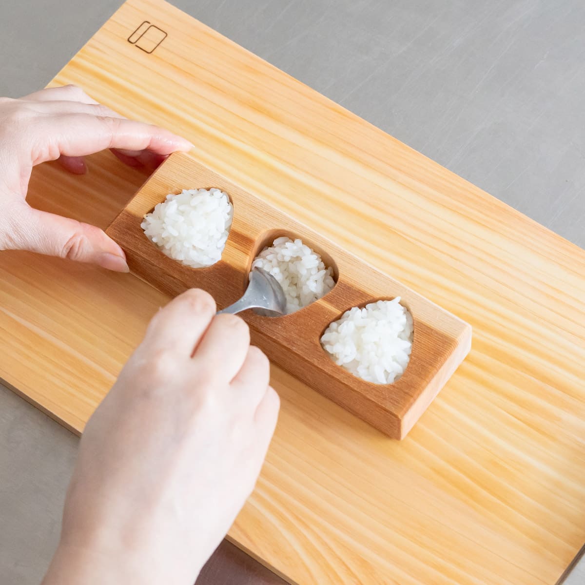 桧のミニおにぎり抜型 3穴