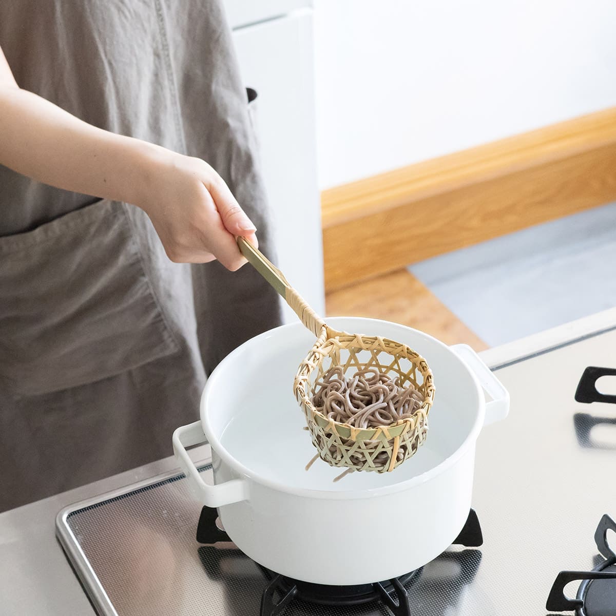 持ち手付き竹かごザル