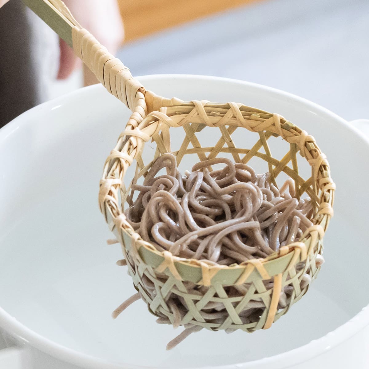 持ち手付き竹かごザル