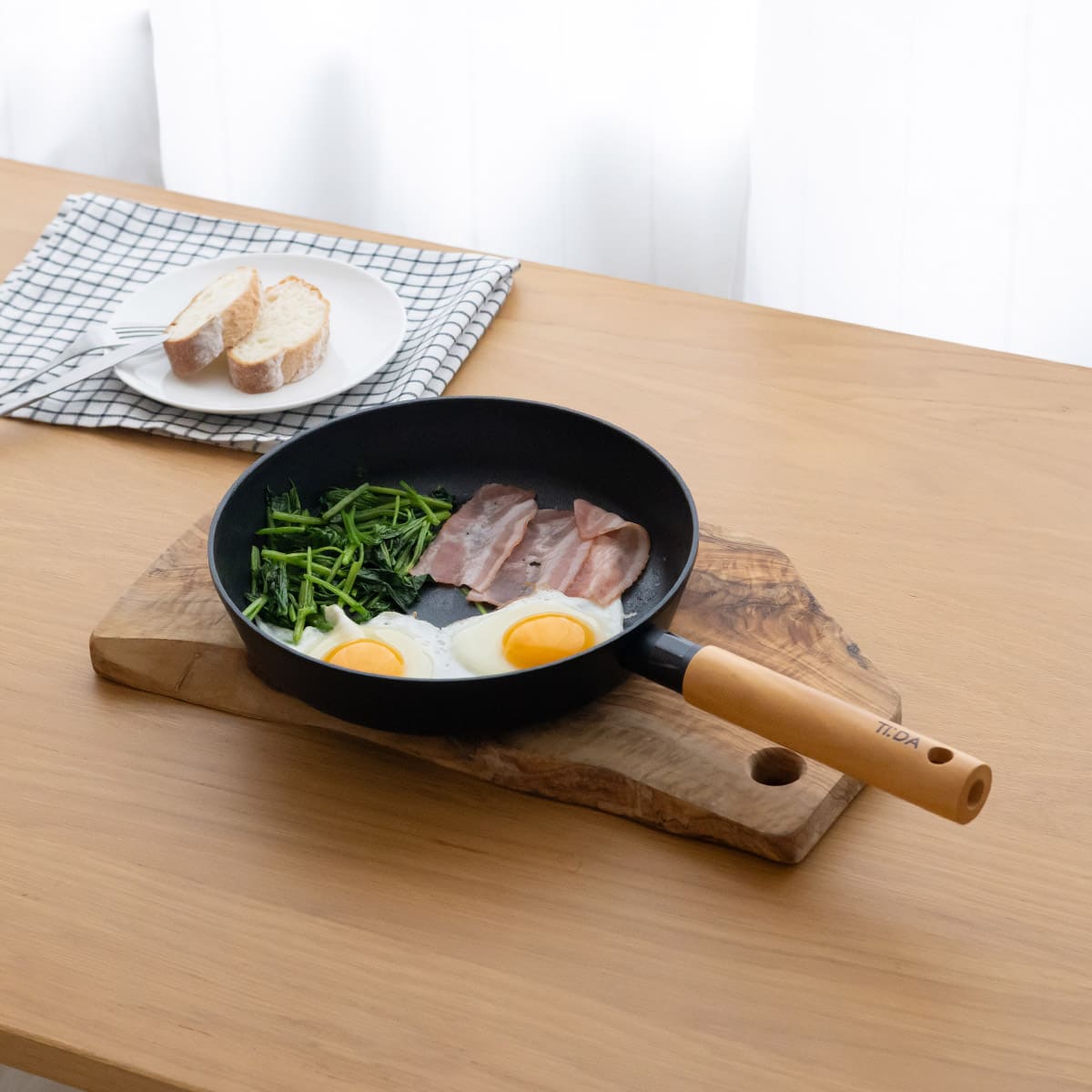 【TI:DA】チタン＆ダイヤコーティング24cmフライパン